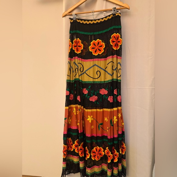 Alice + Olivia Dresses & Skirts - Alice and Olivia embroidered lace sheer maxi skirt sz 6